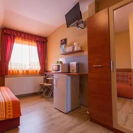 Erika Vendeghaz Гостьовий будинок Еґер